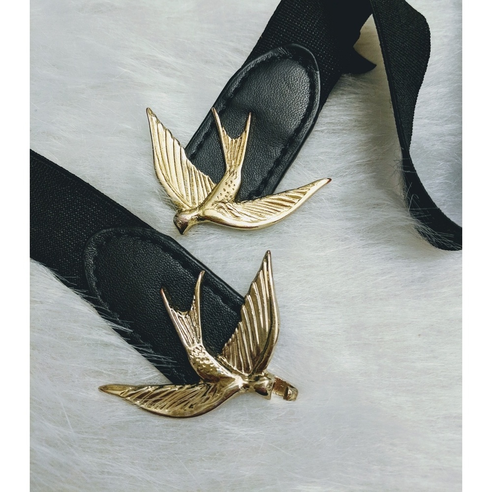 Black elastic belt with gold bird clasp